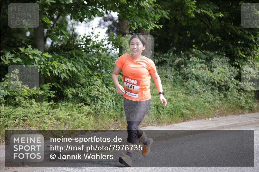 15.06.2025 - REWE Women's Run Jannik Wohlers http://msf.ph/oto/7976735 15.06.2025 10:11:42 Laufen 5441 meine-sportfotos.de
