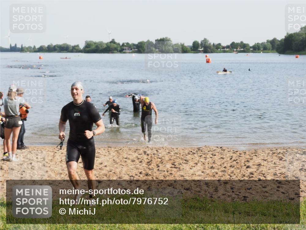 21.06.2025 - 27. Vierlanden-Triathlon MichiJ http://msf.ph/oto/7976752 15.06.2026 08:43:55 Schwimmen 23, 84, 113, 183 meine-sportfotos.de