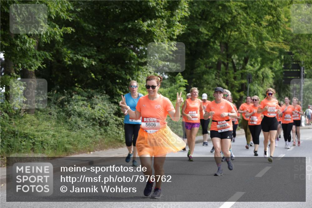 15.06.2025 - REWE Women's Run Jannik Wohlers http://msf.ph/oto/7976762 15.06.2025 10:11:44 Laufen 5606, 5357, 5126, 100, 5642 meine-sportfotos.de