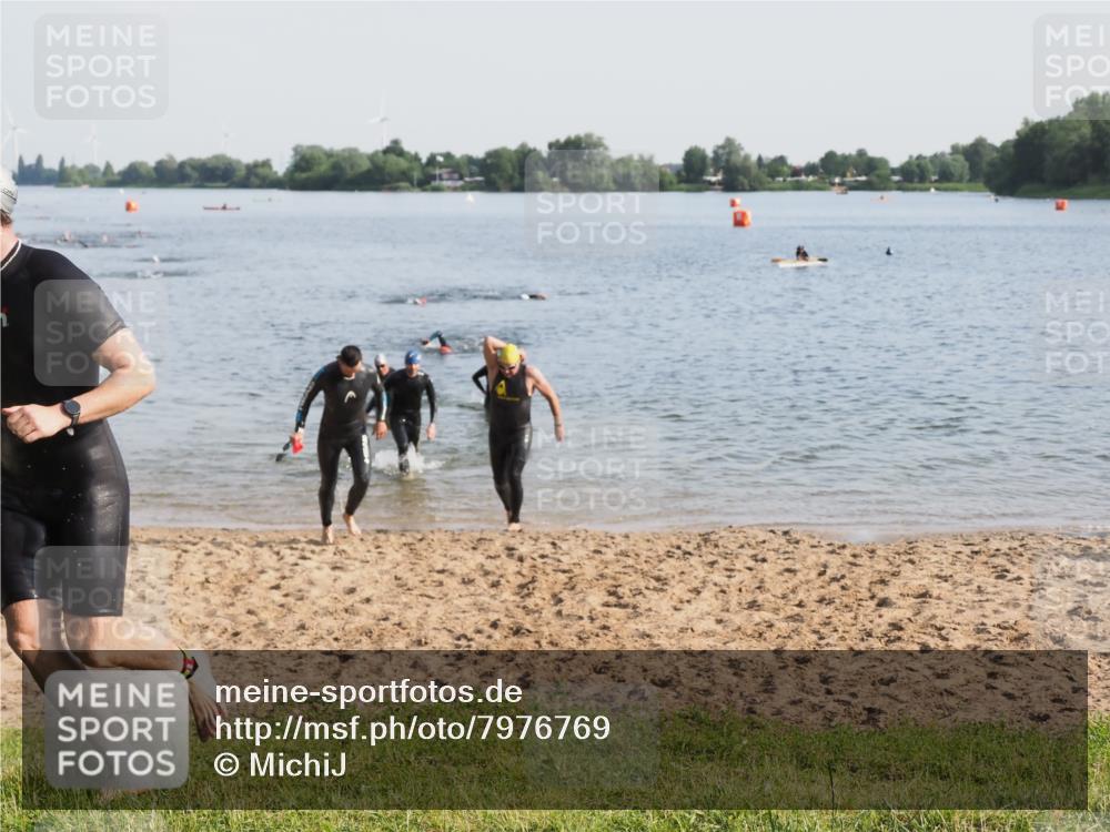 21.06.2025 - 27. Vierlanden-Triathlon MichiJ http://msf.ph/oto/7976769 15.06.2026 08:43:56 Schwimmen 23, 84, 113, 183 meine-sportfotos.de