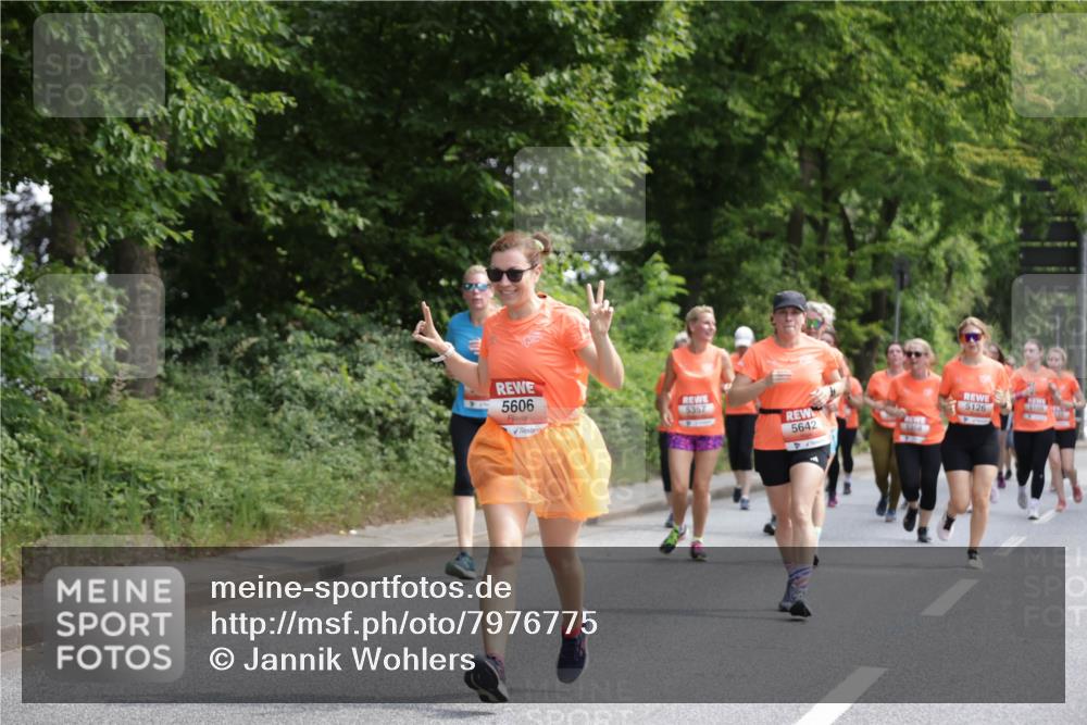 15.06.2025 - REWE Women's Run Jannik Wohlers http://msf.ph/oto/7976775 15.06.2025 10:11:44 Laufen 5606, 5357, 5642, 5126 meine-sportfotos.de