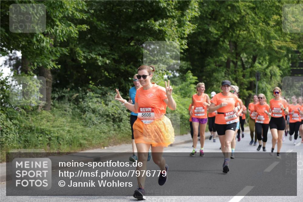 15.06.2025 - REWE Women's Run Jannik Wohlers http://msf.ph/oto/7976779 15.06.2025 10:11:44 Laufen 5606, 5357, 5642, 5126 meine-sportfotos.de