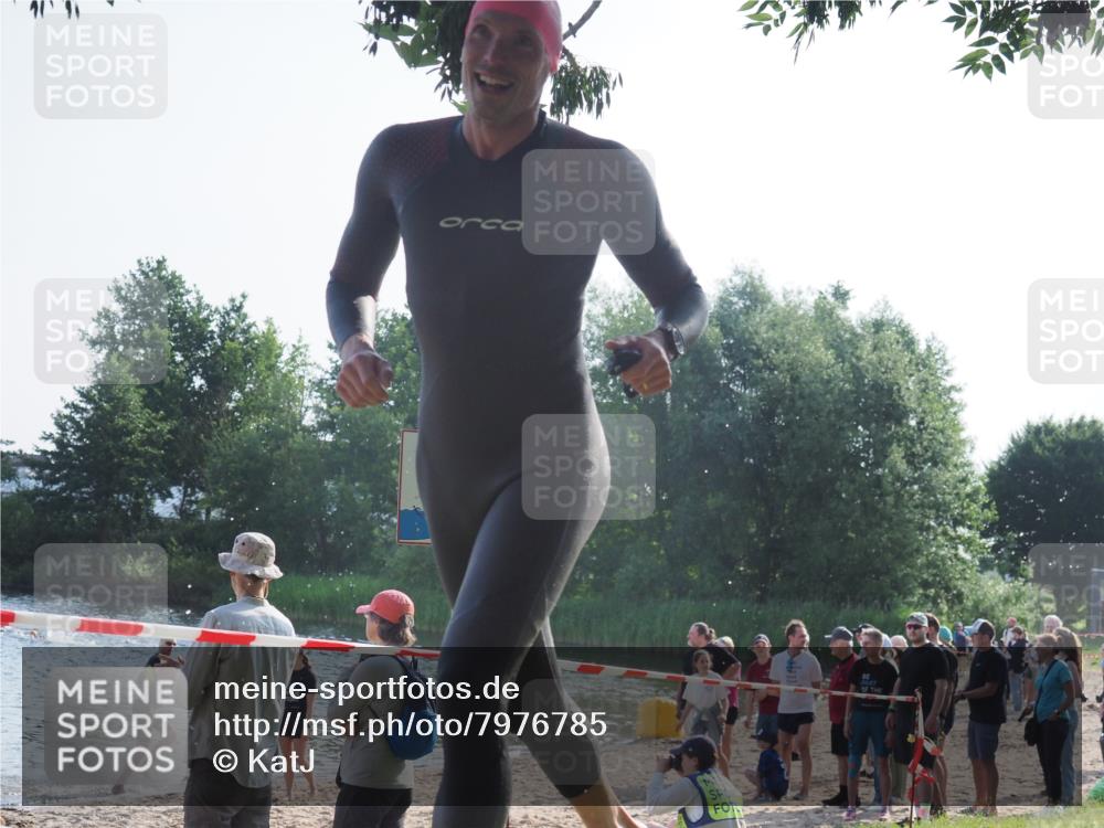 15.06.2025 - 27. Vierlanden-Triathlon KatJ http://msf.ph/oto/7976785 15.06.2025 08:34:48 Schwimmen 46, 124 meine-sportfotos.de
