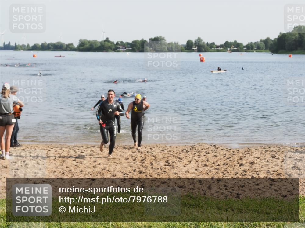 21.06.2025 - 27. Vierlanden-Triathlon MichiJ http://msf.ph/oto/7976788 15.06.2026 08:43:57 Schwimmen 23, 84, 97, 113, 153, 183 meine-sportfotos.de