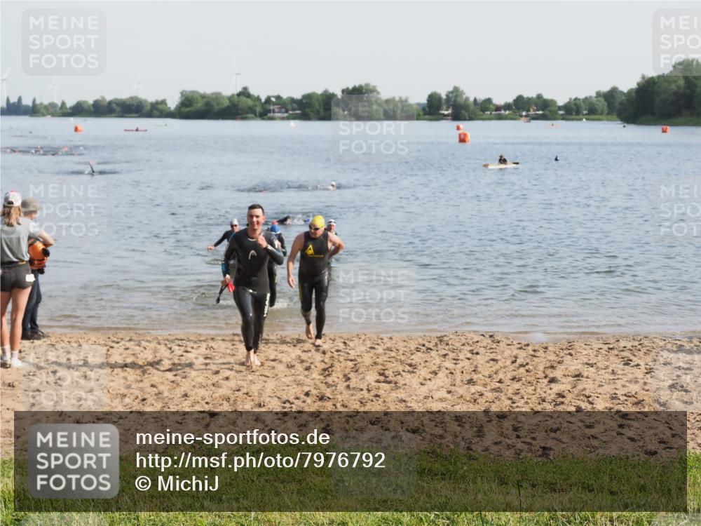 21.06.2025 - 27. Vierlanden-Triathlon MichiJ http://msf.ph/oto/7976792 15.06.2026 08:43:57 Schwimmen 23, 84, 97, 113, 153, 183 meine-sportfotos.de