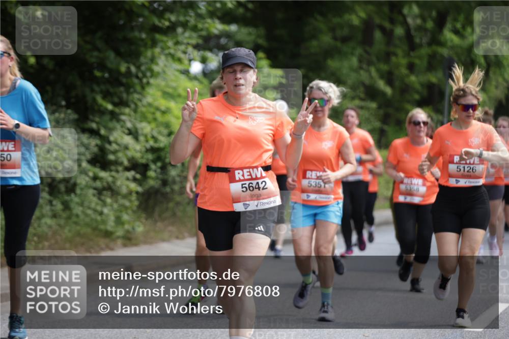 15.06.2025 - REWE Women's Run Jannik Wohlers http://msf.ph/oto/7976808 15.06.2025 10:11:45 Laufen 50, 5642, 535, 5368, 5126, 4 meine-sportfotos.de