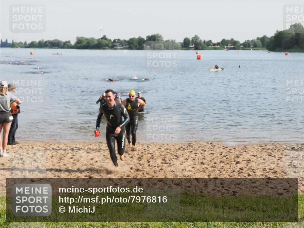 21.06.2025 - 27. Vierlanden-Triathlon MichiJ http://msf.ph/oto/7976816 15.06.2026 08:43:58 Schwimmen 23, 84, 97, 113, 153, 183 meine-sportfotos.de