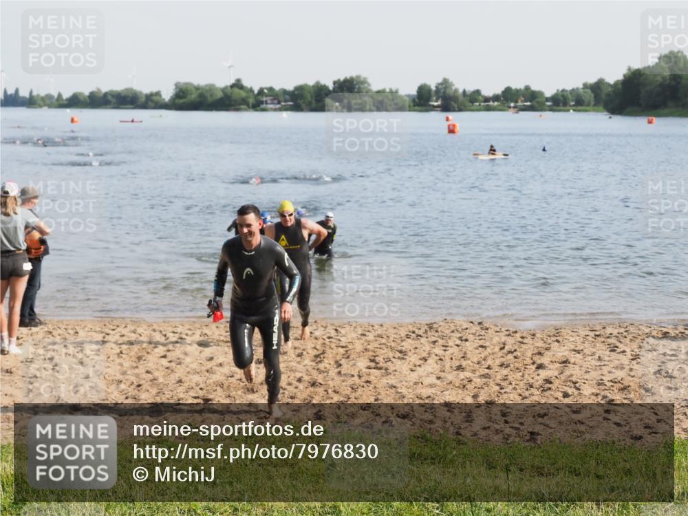 21.06.2025 - 27. Vierlanden-Triathlon MichiJ http://msf.ph/oto/7976830 15.06.2026 08:43:58 Schwimmen 23, 84, 97, 113, 153, 183 meine-sportfotos.de
