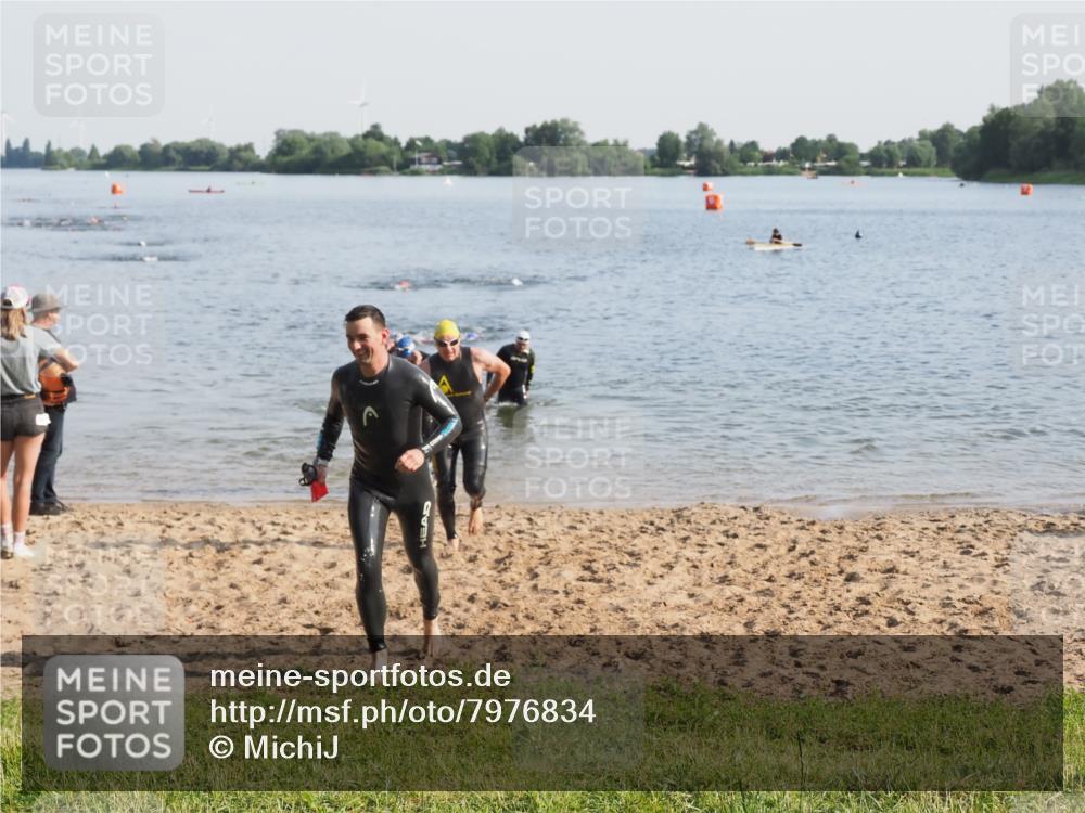 21.06.2025 - 27. Vierlanden-Triathlon MichiJ http://msf.ph/oto/7976834 15.06.2026 08:43:58 Schwimmen 23, 84, 97, 113, 153, 183 meine-sportfotos.de
