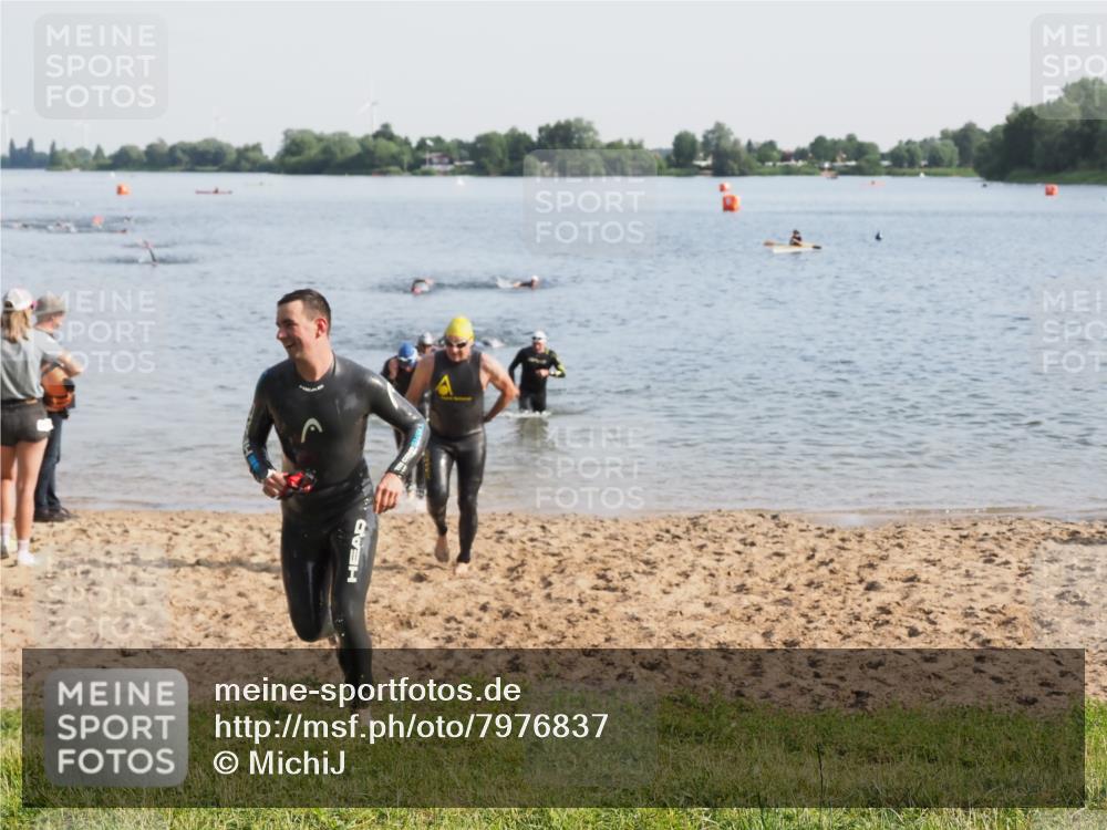 21.06.2025 - 27. Vierlanden-Triathlon MichiJ http://msf.ph/oto/7976837 15.06.2026 08:43:59 Schwimmen 23, 84, 97, 113, 153, 183 meine-sportfotos.de