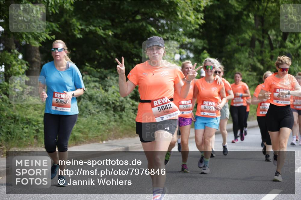 15.06.2025 - REWE Women's Run Jannik Wohlers http://msf.ph/oto/7976846 15.06.2025 10:11:46 Laufen 5053, 5642, 26, 6476, 5357, 5351, 5368 meine-sportfotos.de