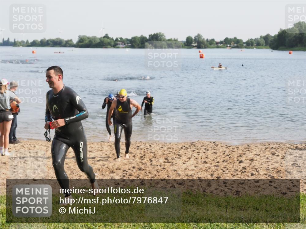 21.06.2025 - 27. Vierlanden-Triathlon MichiJ http://msf.ph/oto/7976847 15.06.2026 08:43:59 Schwimmen 23, 84, 97, 113, 153, 183 meine-sportfotos.de