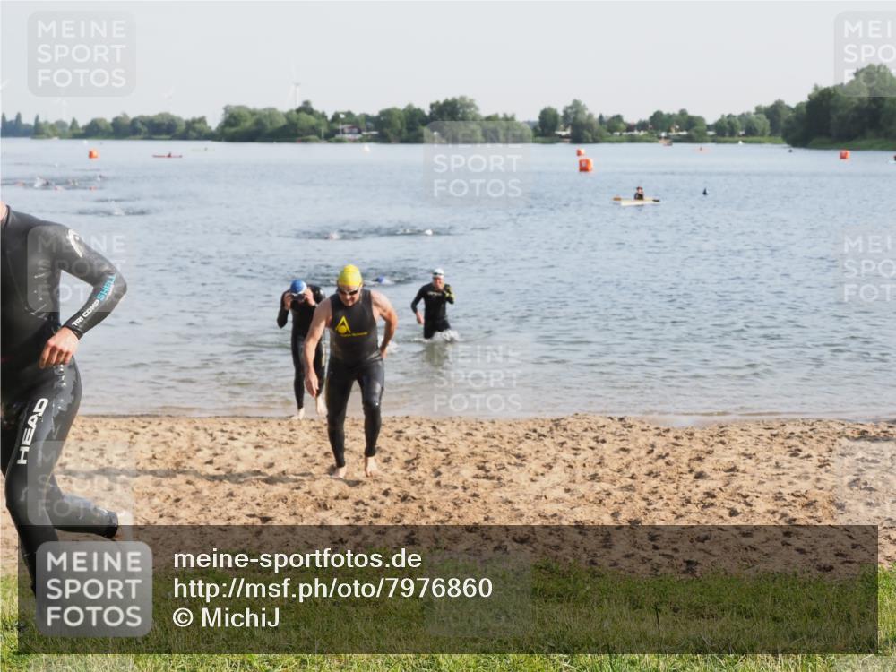 21.06.2025 - 27. Vierlanden-Triathlon MichiJ http://msf.ph/oto/7976860 15.06.2026 08:43:59 Schwimmen 23, 84, 97, 113, 153, 183 meine-sportfotos.de