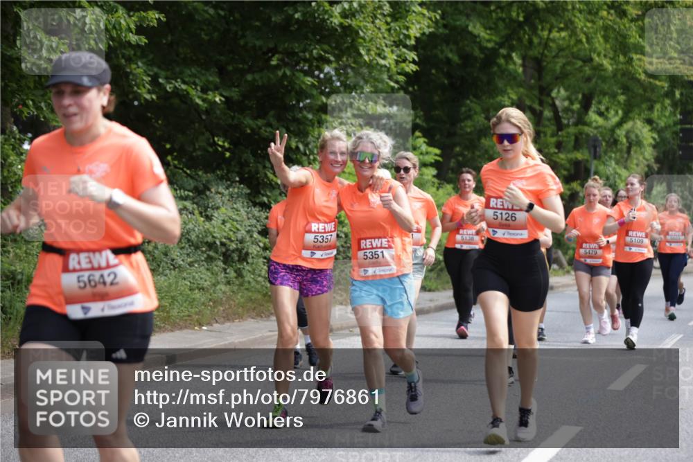 15.06.2025 - REWE Women's Run Jannik Wohlers http://msf.ph/oto/7976861 15.06.2025 10:11:47 Laufen 5642, 5357, 5126, 5603, 5109, 5479, 5351, 5138 meine-sportfotos.de