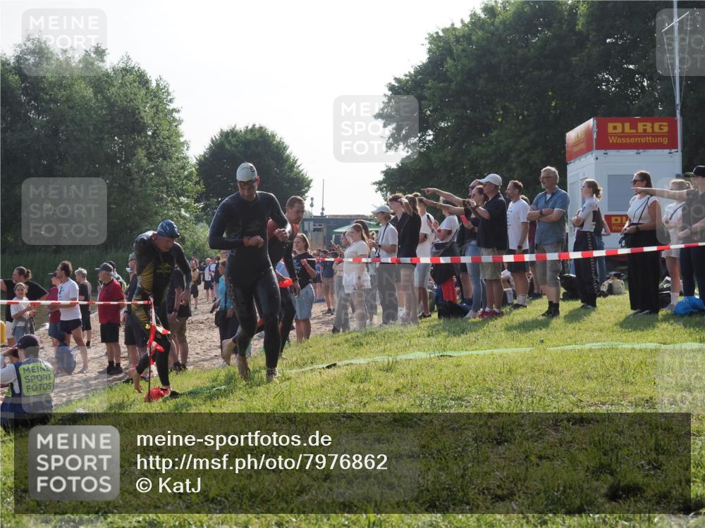 15.06.2025 - 27. Vierlanden-Triathlon KatJ http://msf.ph/oto/7976862 15.06.2025 08:34:59 Schwimmen 43, 80, 124, 149, 159, 186 meine-sportfotos.de