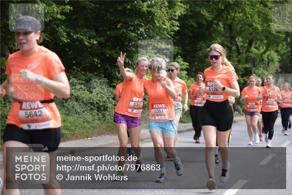 15.06.2025 - REWE Women's Run Jannik Wohlers http://msf.ph/oto/7976863 15.06.2025 10:11:47 Laufen 5642, 5126, 5603, 5109, 5138, 5479, 5357, 5351 meine-sportfotos.de