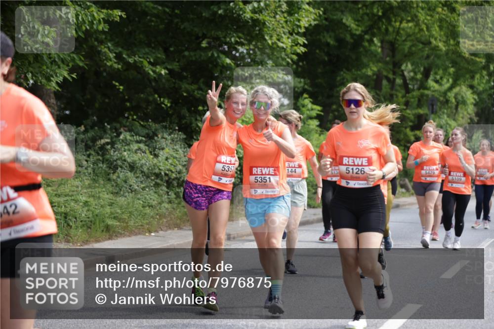 15.06.2025 - REWE Women's Run Jannik Wohlers http://msf.ph/oto/7976875 15.06.2025 10:11:47 Laufen 42, 5357, 144, 5351, 513, 5126, 5479, 5600, 5109 meine-sportfotos.de