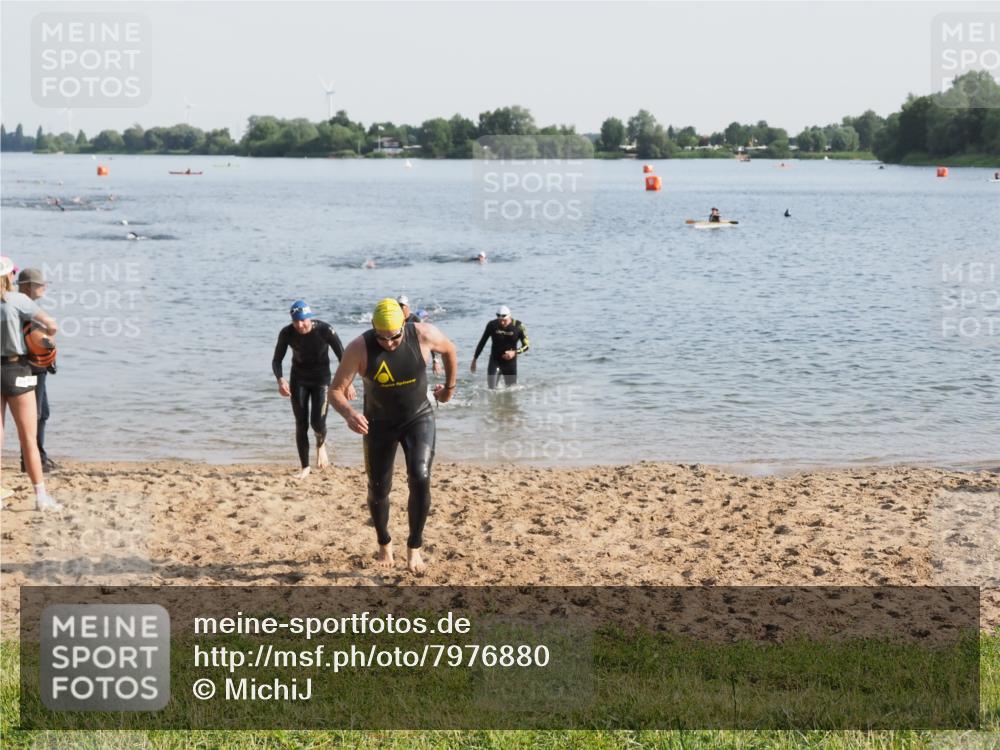 21.06.2025 - 27. Vierlanden-Triathlon MichiJ http://msf.ph/oto/7976880 15.06.2026 08:44:00 Schwimmen 23, 84, 97, 153, 183 meine-sportfotos.de