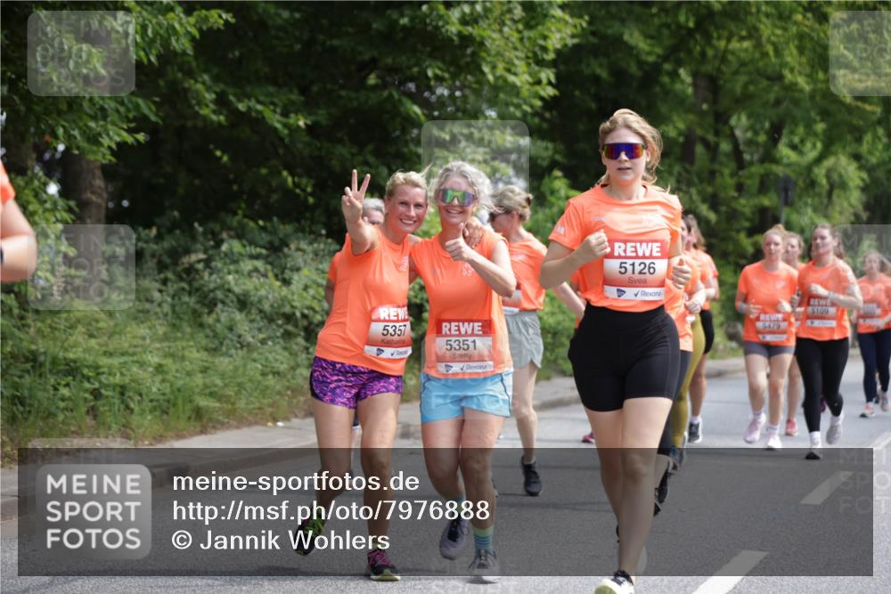 15.06.2025 - REWE Women's Run Jannik Wohlers http://msf.ph/oto/7976888 15.06.2025 10:11:47 Laufen 5357, 5351, 5126, 5109, 5479 meine-sportfotos.de