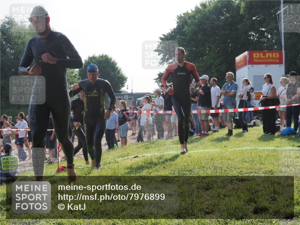 15.06.2025 - 27. Vierlanden-Triathlon KatJ http://msf.ph/oto/7976899 15.06.2025 08:35:00 Schwimmen 43, 80, 124, 149, 159, 186 meine-sportfotos.de