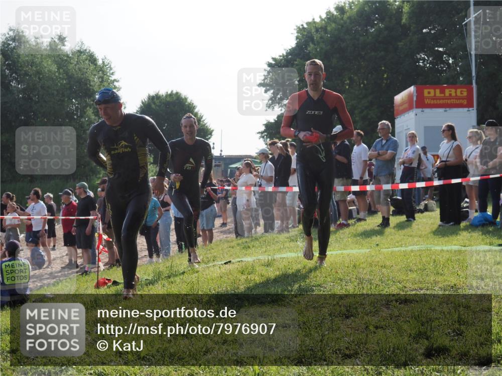 15.06.2025 - 27. Vierlanden-Triathlon KatJ http://msf.ph/oto/7976907 15.06.2025 08:35:01 Schwimmen 12, 43, 80, 124, 149, 159, 186 meine-sportfotos.de