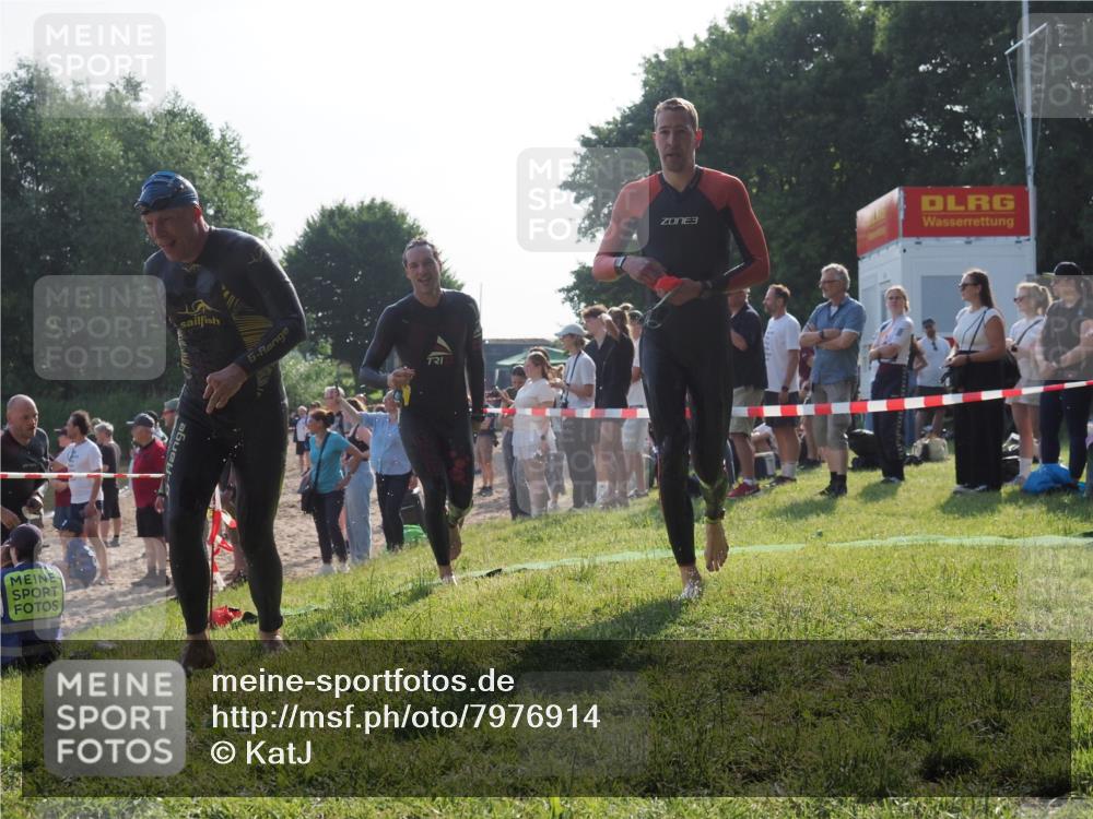 15.06.2025 - 27. Vierlanden-Triathlon KatJ http://msf.ph/oto/7976914 15.06.2025 08:35:01 Schwimmen 12, 43, 80, 124, 149, 159, 186 meine-sportfotos.de