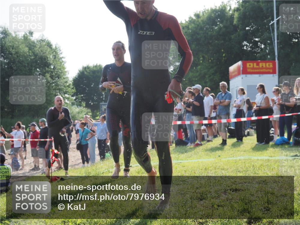 15.06.2025 - 27. Vierlanden-Triathlon KatJ http://msf.ph/oto/7976934 15.06.2025 08:35:02 Schwimmen 12, 43, 80, 149, 159, 186 meine-sportfotos.de