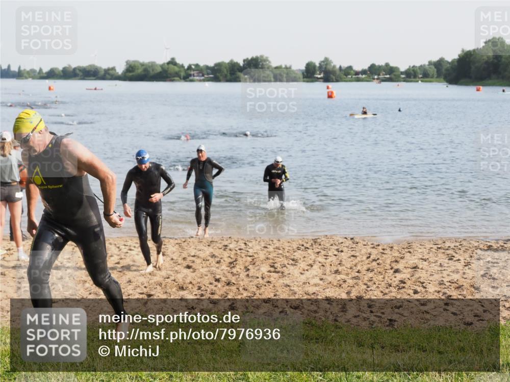 21.06.2025 - 27. Vierlanden-Triathlon MichiJ http://msf.ph/oto/7976936 15.06.2026 08:44:02 Schwimmen 23, 84, 97, 153, 183 meine-sportfotos.de