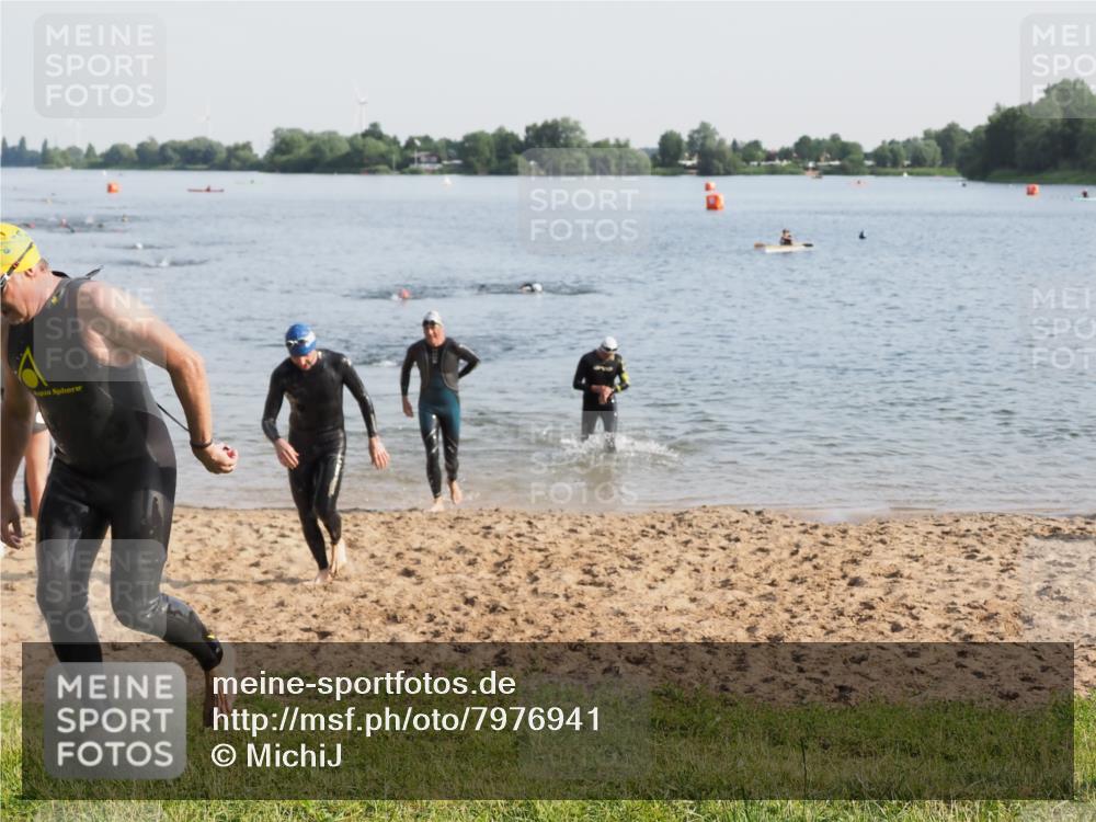 21.06.2025 - 27. Vierlanden-Triathlon MichiJ http://msf.ph/oto/7976941 15.06.2026 08:44:03 Schwimmen 23, 84, 97, 153, 183 meine-sportfotos.de