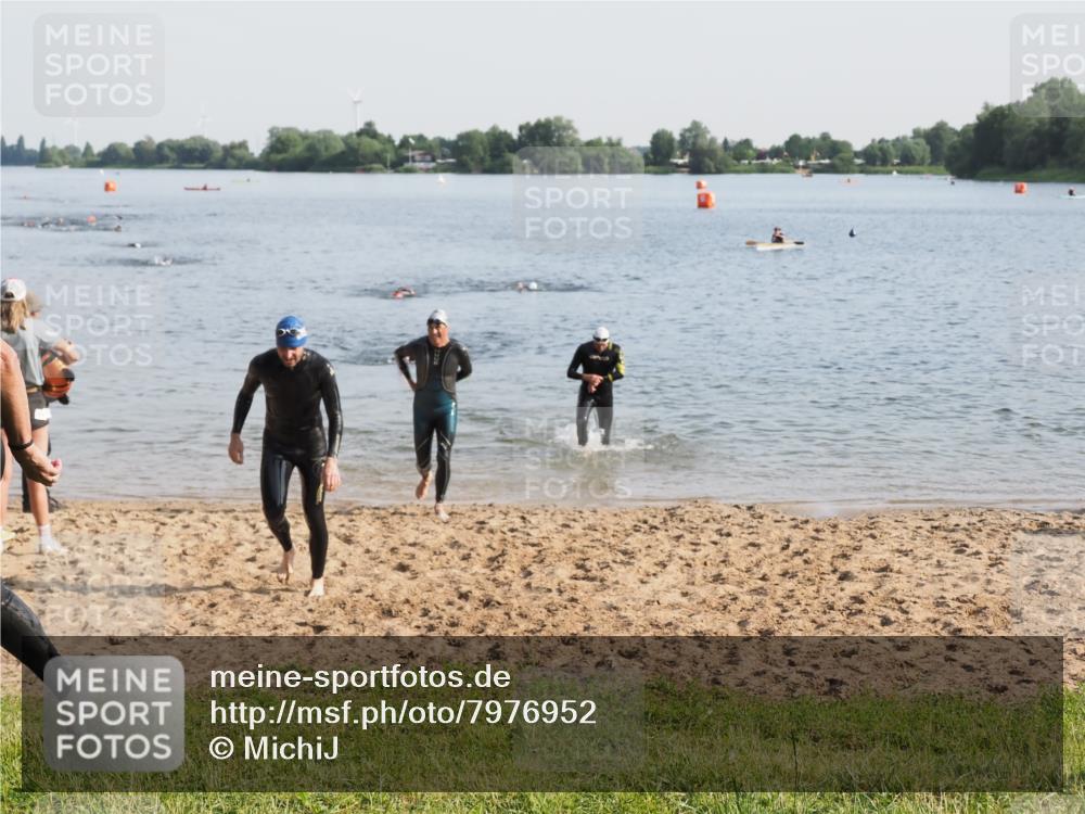 21.06.2025 - 27. Vierlanden-Triathlon MichiJ http://msf.ph/oto/7976952 15.06.2026 08:44:03 Schwimmen 23, 84, 97, 153, 183 meine-sportfotos.de