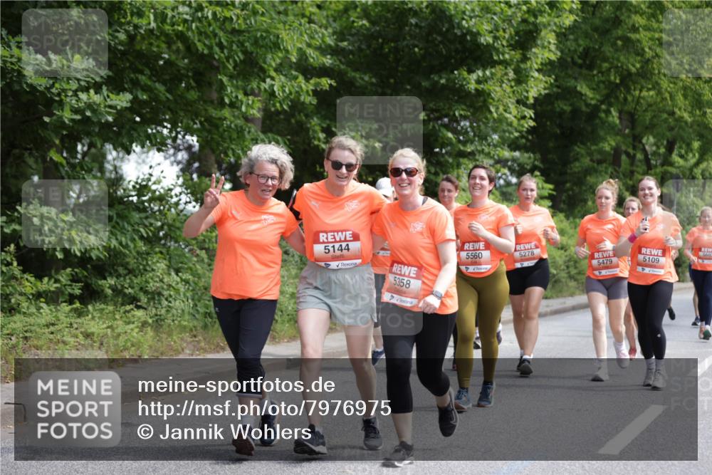 15.06.2025 - REWE Women's Run Jannik Wohlers http://msf.ph/oto/7976975 15.06.2025 10:11:50 Laufen 5144, 5560, 5278, 5479, 5109, 5358, 4, 560 meine-sportfotos.de