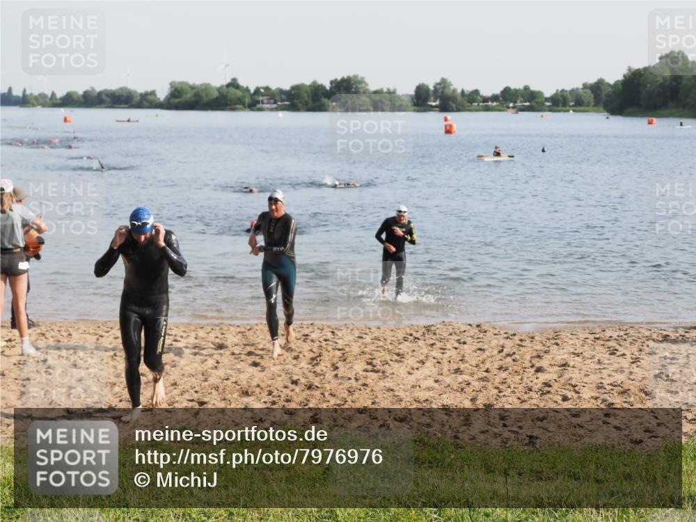 21.06.2025 - 27. Vierlanden-Triathlon MichiJ http://msf.ph/oto/7976976 15.06.2026 08:44:04 Schwimmen 23, 97, 153, 183 meine-sportfotos.de