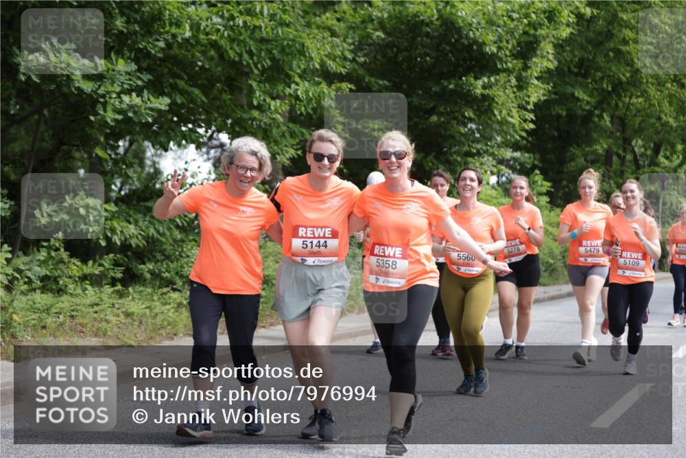 15.06.2025 - REWE Women's Run Jannik Wohlers http://msf.ph/oto/7976994 15.06.2025 10:11:50 Laufen 5144, 5358, 5560, 5278, 5479, 5109 meine-sportfotos.de