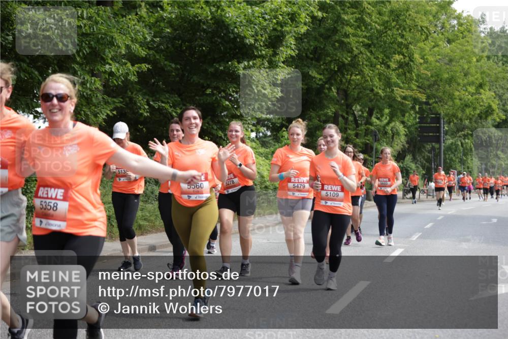 15.06.2025 - REWE Women's Run Jannik Wohlers http://msf.ph/oto/7977017 15.06.2025 10:11:51 Laufen 5358, 5135, 5560, 5278, 5479, 5109, 5603 meine-sportfotos.de