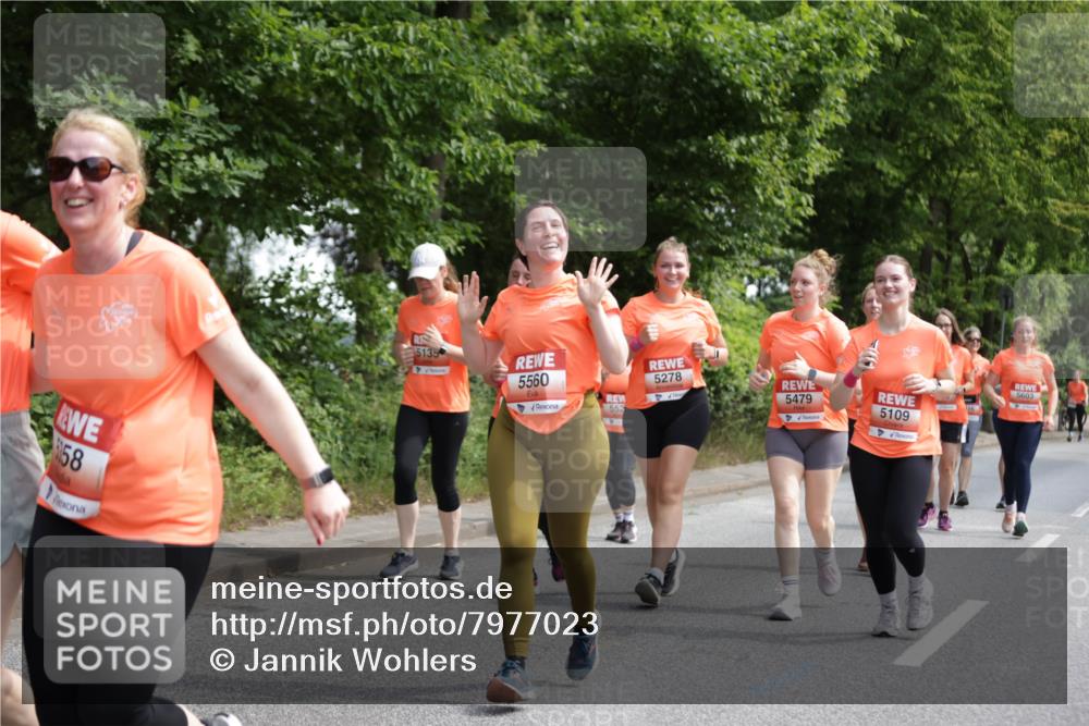 15.06.2025 - REWE Women's Run Jannik Wohlers http://msf.ph/oto/7977023 15.06.2025 10:11:52 Laufen 158, 5135, 5560, 552, 5278, 5479, 5109, 5603 meine-sportfotos.de