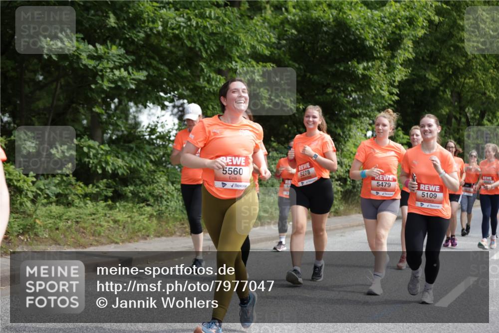 15.06.2025 - REWE Women's Run Jannik Wohlers http://msf.ph/oto/7977047 15.06.2025 10:11:52 Laufen 5560, 5, 4111, 5278, 5479, 5109, 5603 meine-sportfotos.de