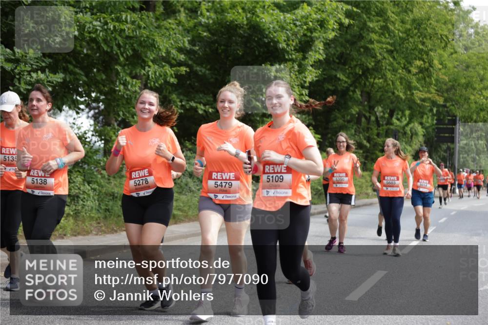 15.06.2025 - REWE Women's Run Jannik Wohlers http://msf.ph/oto/7977090 15.06.2025 10:11:53 Laufen 5135, 5109, 5350, 5603, 5014, 5138, 5278, 5479 meine-sportfotos.de