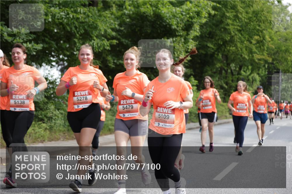 15.06.2025 - REWE Women's Run Jannik Wohlers http://msf.ph/oto/7977100 15.06.2025 10:11:53 Laufen 5138, 5278, 5479, 5109, 5603 meine-sportfotos.de