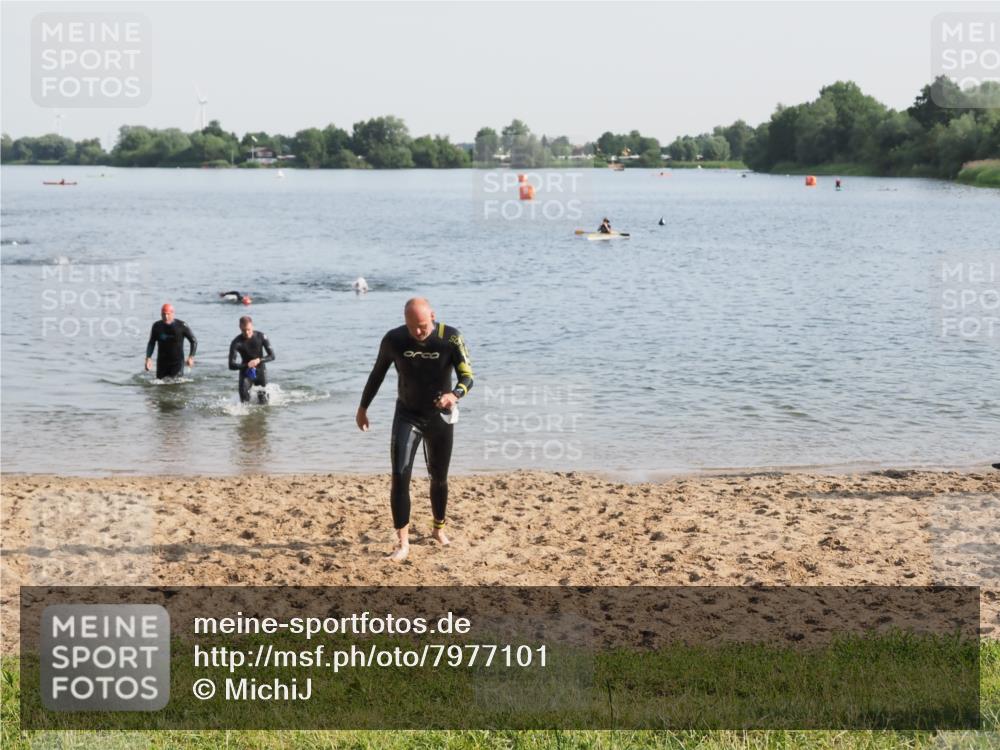 21.06.2025 - 27. Vierlanden-Triathlon MichiJ http://msf.ph/oto/7977101 15.06.2026 08:44:10 Schwimmen 97, 130, 153, 174 meine-sportfotos.de
