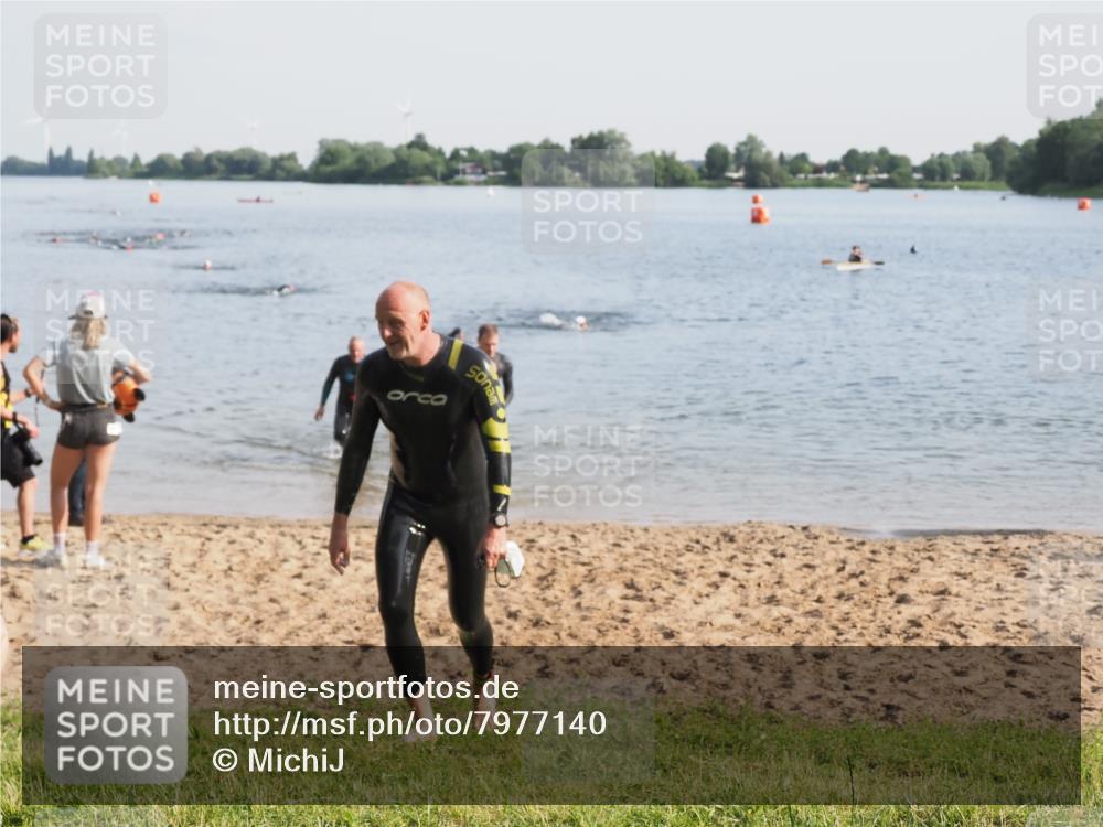 21.06.2025 - 27. Vierlanden-Triathlon MichiJ http://msf.ph/oto/7977140 15.06.2026 08:44:14 Schwimmen 130, 173, 174 meine-sportfotos.de