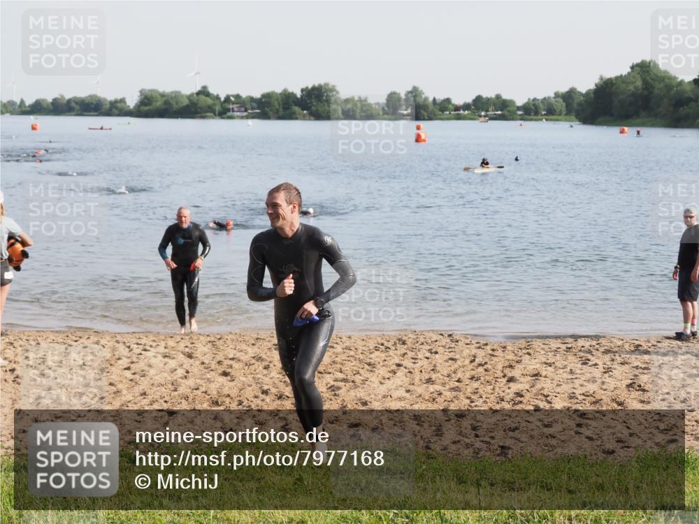 21.06.2025 - 27. Vierlanden-Triathlon MichiJ http://msf.ph/oto/7977168 15.06.2026 08:44:17 Schwimmen 130, 173, 174 meine-sportfotos.de