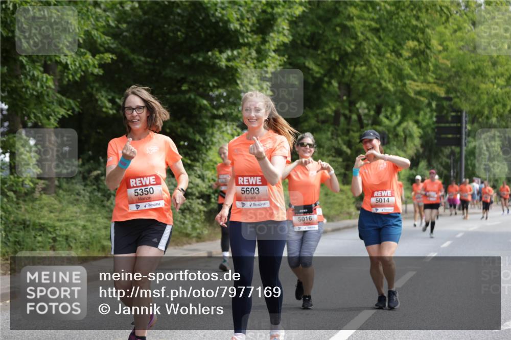 15.06.2025 - REWE Women's Run Jannik Wohlers http://msf.ph/oto/7977169 15.06.2025 10:11:56 Laufen 5350, 5603, 5016, 5014 meine-sportfotos.de