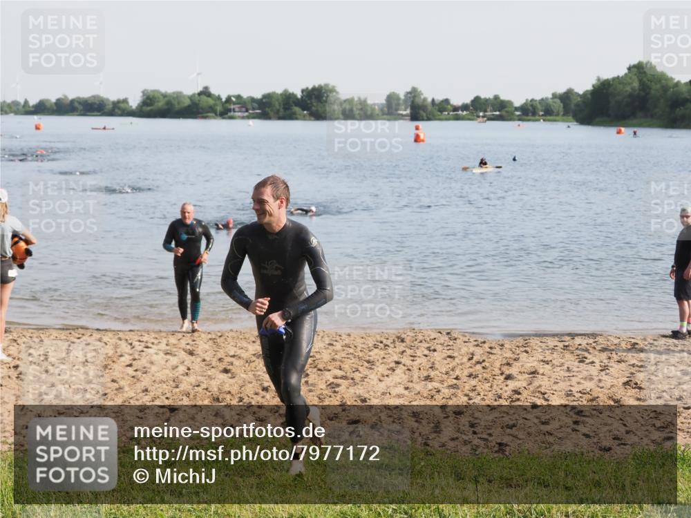 21.06.2025 - 27. Vierlanden-Triathlon MichiJ http://msf.ph/oto/7977172 15.06.2026 08:44:17 Schwimmen 130, 173, 174 meine-sportfotos.de