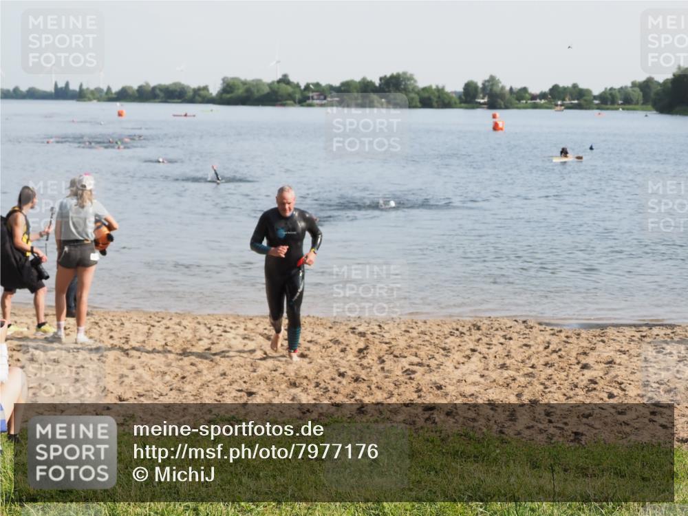 21.06.2025 - 27. Vierlanden-Triathlon MichiJ http://msf.ph/oto/7977176 15.06.2026 08:44:20 Schwimmen 130, 173, 174 meine-sportfotos.de