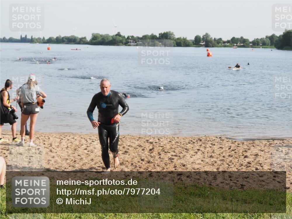 21.06.2025 - 27. Vierlanden-Triathlon MichiJ http://msf.ph/oto/7977204 15.06.2026 08:44:21 Schwimmen 130, 173, 174 meine-sportfotos.de