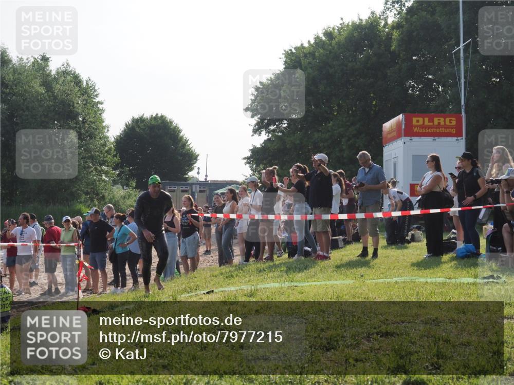 15.06.2025 - 27. Vierlanden-Triathlon KatJ http://msf.ph/oto/7977215 15.06.2025 08:35:37 Schwimmen 6, 21, 47, 75, 85, 158 meine-sportfotos.de