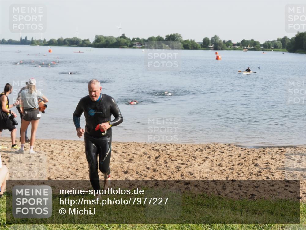 21.06.2025 - 27. Vierlanden-Triathlon MichiJ http://msf.ph/oto/7977227 15.06.2026 08:44:22 Schwimmen 130, 173 meine-sportfotos.de