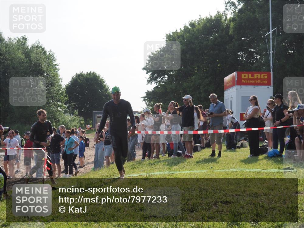 15.06.2025 - 27. Vierlanden-Triathlon KatJ http://msf.ph/oto/7977233 15.06.2025 08:35:38 Schwimmen 6, 21, 47, 75, 85, 158 meine-sportfotos.de