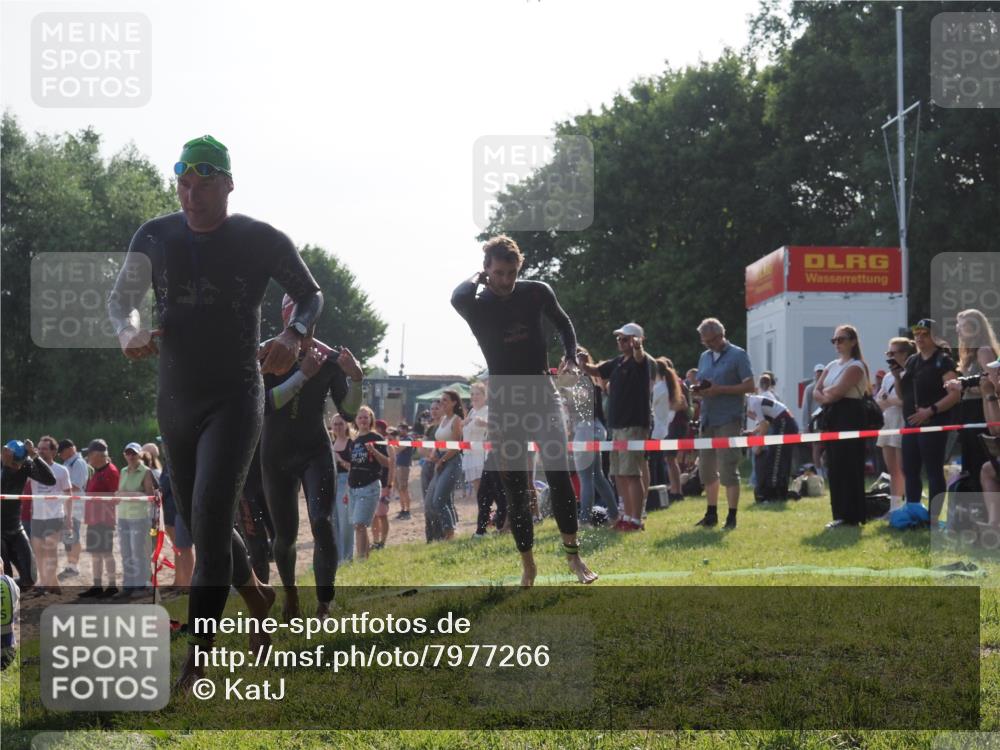15.06.2025 - 27. Vierlanden-Triathlon KatJ http://msf.ph/oto/7977266 15.06.2025 08:35:39 Schwimmen 6, 21, 47, 75, 85, 158 meine-sportfotos.de