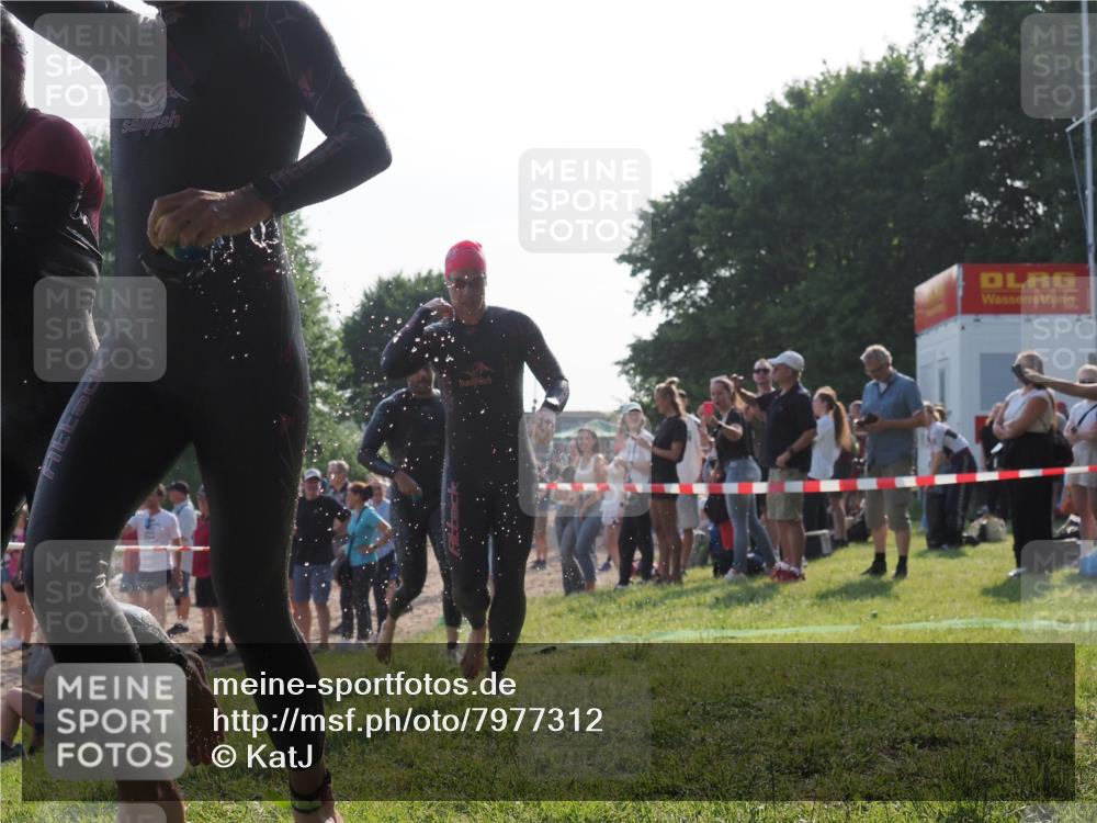 15.06.2025 - 27. Vierlanden-Triathlon KatJ http://msf.ph/oto/7977312 15.06.2025 08:35:41 Schwimmen 6, 21, 75, 85, 158 meine-sportfotos.de